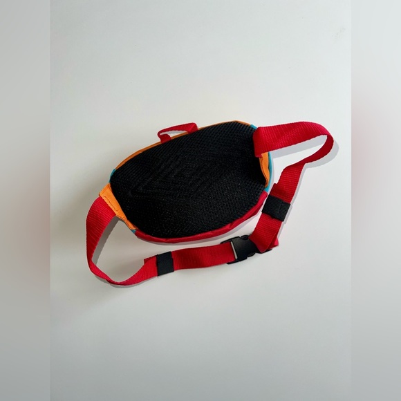 UMBRO Block Fanny Pack - Picture 2 of 6